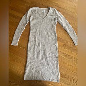 Wilfred cream v neck sweater dress size medium
